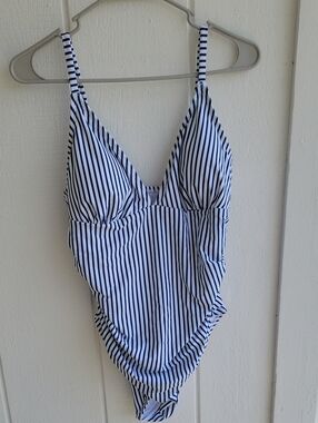 Cupshe Navy and White Striped One-Piece Swimsuit